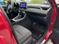 No reported accidents. Equipped with power seat, power liftgate, sunroof, heated seats, heated steer... (image 7)