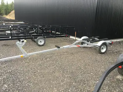 Remorque C455G Galvanisée Longueur du bateau: 12' @ 16' Capacité totale: 1,250 lbs Pneus: 12'' B Lon...