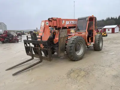 2006 Skytrak 10054 zoom boom powered by Cummins diesel engine. Max height of 54’ Max lift of 10000lb...