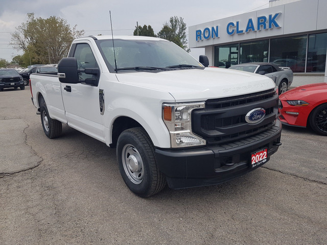 2022 Ford F-250 XL 142 WB in Cars & Trucks in Chatham-Kent