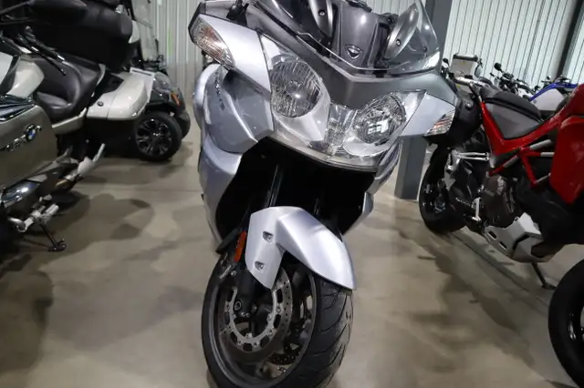 2014 Triumph Throphy SE Silver  in Street, Cruisers & Choppers in Edmonton - Image 8