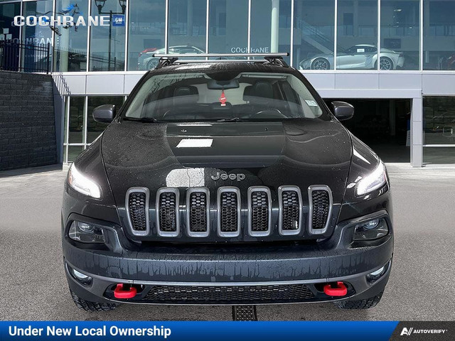 2016 Jeep Cherokee Trailhawk | Leather | 4WD in Cars & Trucks in Calgary - Image 2