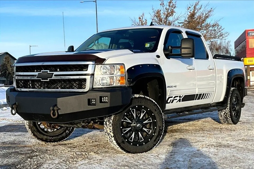 2013 Chevrolet Silverado 2500 4WD CREWCAB LTZ