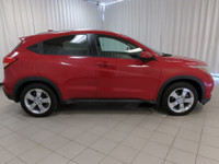 Dare to turn heads with the style and versatility of our 2016 Honda HR-V EX-L AWD presented in Milan... (image 8)