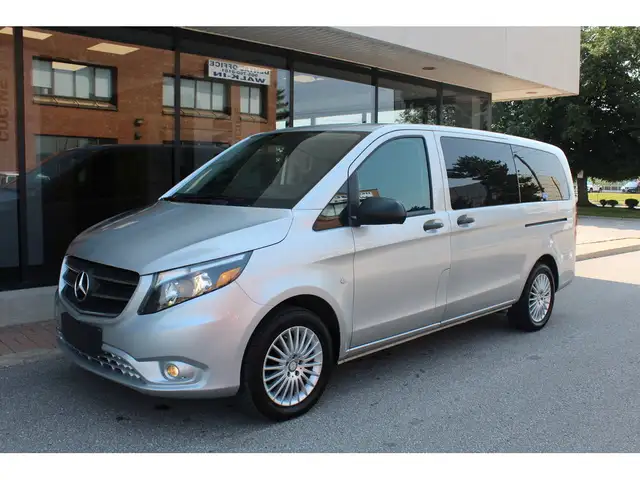 2018 Mercedes-Benz Metris Passenger Van 8 PASSENGERS - LEATHER dans Autos et camions dans Ville de Toronto - Image 12