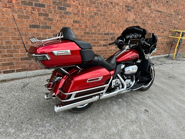  2018 Harley-Davidson Ultra Limited **CANADIAN ONE OWNER BIKE**  in Touring in Markham / York Region - Image 3