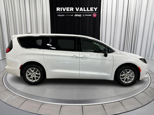 2024 Chrysler Grand Caravan in Cars & Trucks in Strathcona County - Image 2