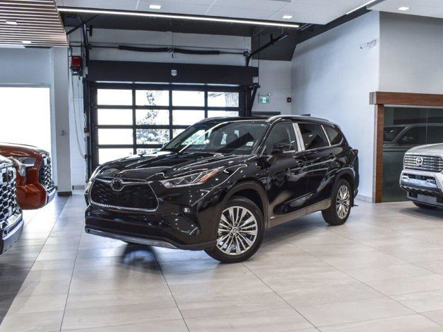 2025 Toyota Highlander Hybrid Platinum in Cars & Trucks in Calgary - Image 3