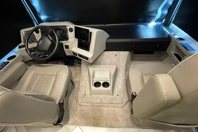 2023 Newmar Bay Star 3225 – Pre-Owned Class A Motorhome. in RVs & Motorhomes in Red Deer - Image 17