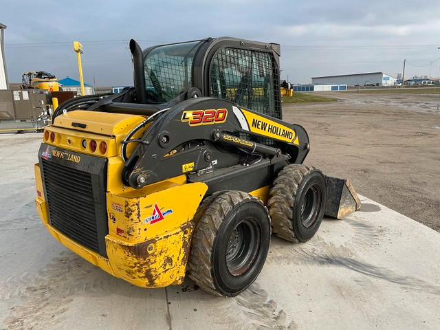 2021 NEW HOLLAND L320 SKID STEER LOADER in Heavy Equipment in London - Image 3