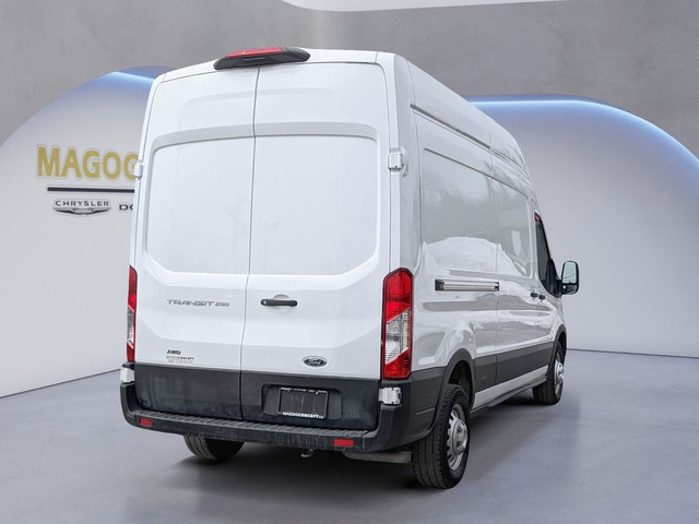  2022 Ford Transit Cargo Van T-250 148 Hi Rf 9070 GVWR AWD in Cars & Trucks in Sherbrooke - Image 4