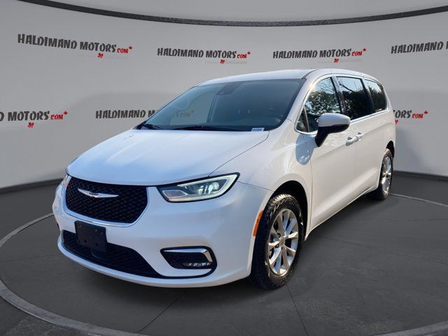 2023 Chrysler Pacifica Touring L in Cars & Trucks in Hamilton