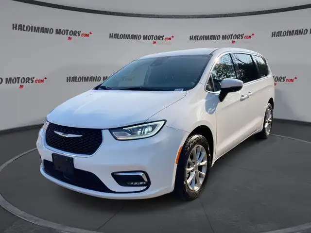 2023 Chrysler Pacifica Touring L in Cars & Trucks in Hamilton - Image 2