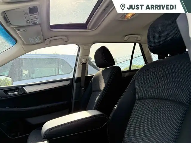 2018 Subaru Outback Touring AWD | Heated Seats | Sunroof63007356438531124