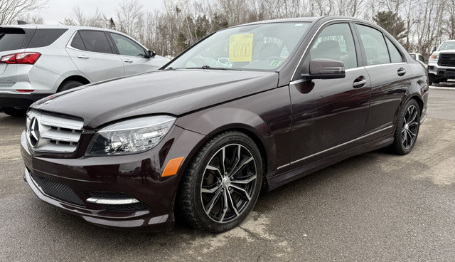 2011 Mercedes-Benz C-Class C250 4-MATIC / LEATHER / WOOD GRAIN I in Cars & Trucks in Truro - Image 3