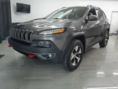 Superbe Jeep Cherokee Trailhawk 2014 avec 208 946 kilomètres certifié, moteur 6 cylindre de taille 3...
