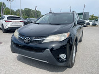 Le Toyota RAV4 Limited 2015 est un VUS compact haut de gamme qui combine fiabilité, confort et techn... (image 7)
