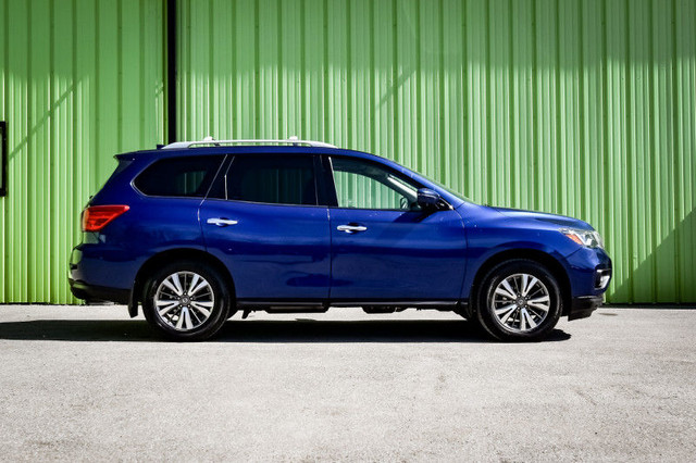 2019 Nissan Pathfinder 4x4 SL Premium - Sunroof in Cars & Trucks in Cornwall - Image 2