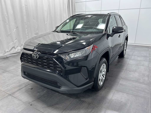2021 Toyota RAV4 LE AWD - SIEGES CHAUFFANTS - BAS KILOMETRAGE dans Autos et camions  à Ville de Québec - Image 3