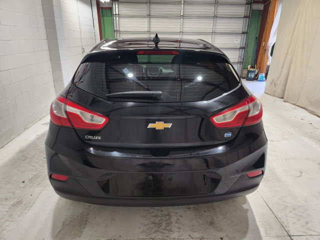 2018 Chevrolet Cruze in Cars & Trucks in Windsor Region - Image 3