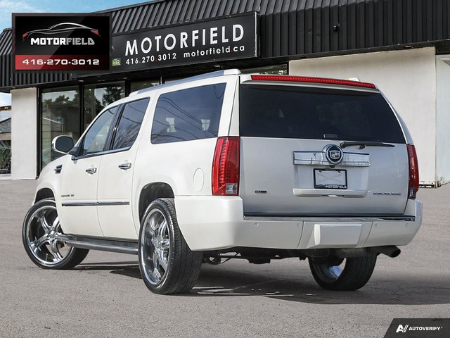 2011 Cadillac Escalade ESV AWD Luxury *Navigation, Cam, DVD* in Cars & Trucks in City of Toronto - Image 4
