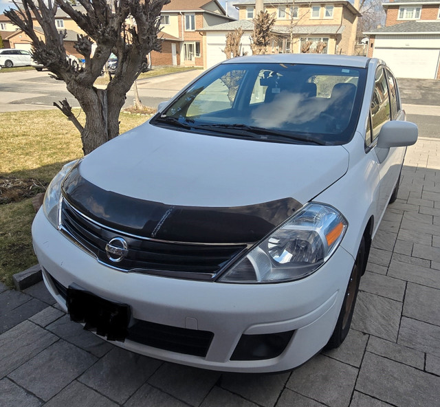 2012 Nissan Versa SL Hatchback in Cars & Trucks in City of Toronto