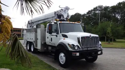 2012 International 7400 Altec D2045A Crane 7.6L 6X4 Air Horn Altec Crane Zone Defense Screen Air Sus...