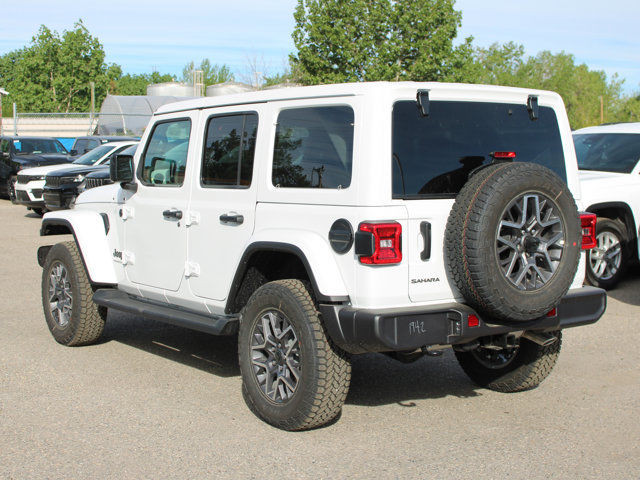 2025 Jeep Wrangler Sahara in Cars & Trucks in Calgary - Image 3