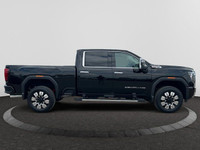 This 2025 GMC Sierra 3500HD in Onyx Black is equipped with 4WD and Turbocharged Diesel V8 6.6L/ engi... (image 5)
