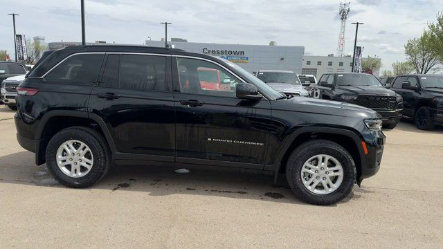 2024 Jeep Grand Cherokee Laredo | Sunroof | Remote Start in Cars & Trucks in Edmonton - Image 3