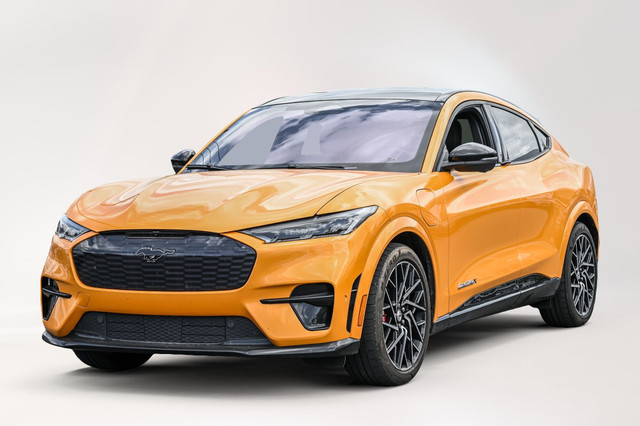 2022 Ford Mustang Mach-E GT Performance Edition | Toit pano | Cl in Cars & Trucks in Longueuil / South Shore