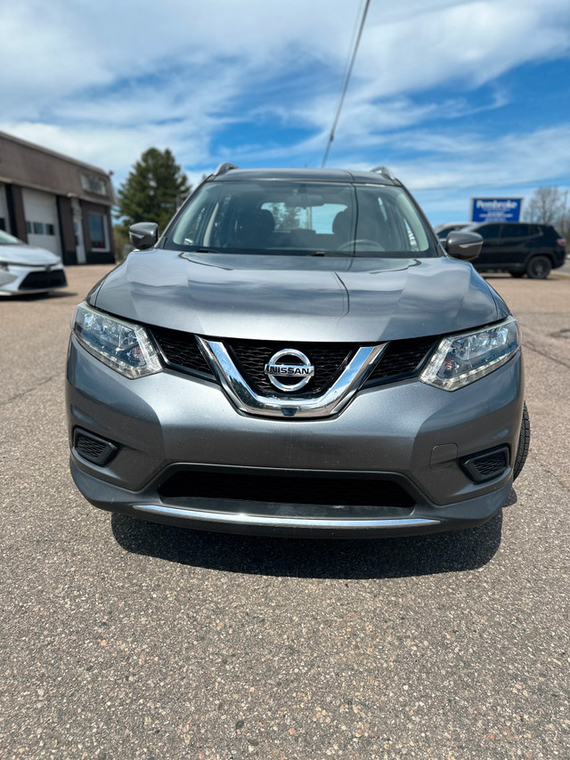 2015 Nissan Rogue SV in Cars & Trucks in Pembroke - Image 3