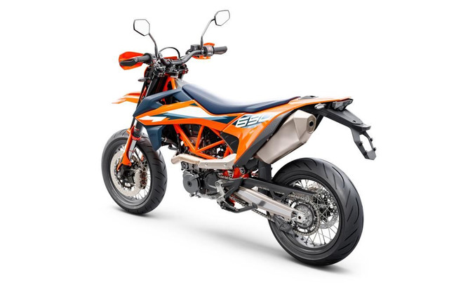 2024 KTM 690 SMC R in Sport Bikes in Longueuil / South Shore - Image 3