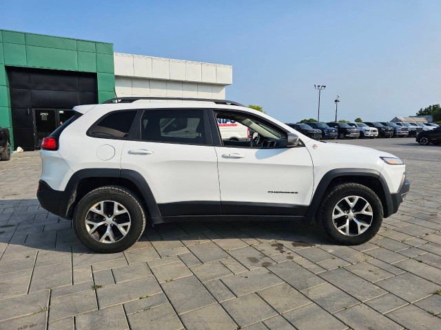 2018 Jeep Cherokee in Cars & Trucks in Ottawa - Image 4