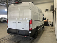 Le Ford Transit 2022 version T-250 PA toit moyen 130 po PNBV de 9 070 lb, offert par AutoStudio 72 à... (image 6)