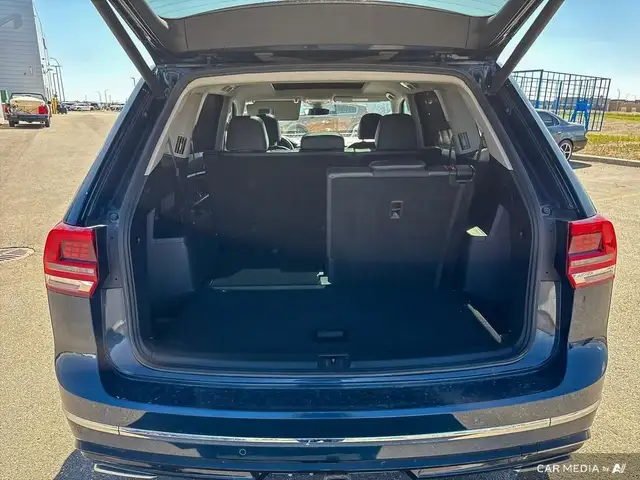 2019 Volkswagen Atlas Execline Premium Comfort, 7 Seats in Cars & Trucks in Medicine Hat - Image 7