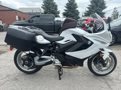 Check out this 2017 BMW F800GT with only 20,692kms. Be sure to follow us on Instagram @primelineauto...