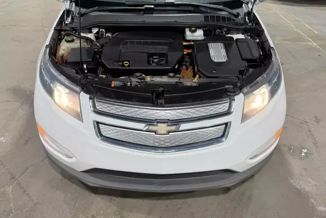 2015 CHEVROLET Volt FWD/CRUISE/CAMERA/BLTH/AC/MAGS/AUCUN ACCIDEN in Cars & Trucks in City of Montréal - Image 8