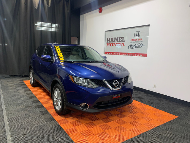 2017 Nissan Qashqai SV toit / camera de recul / bluetooth in Cars & Trucks in Laval / North Shore