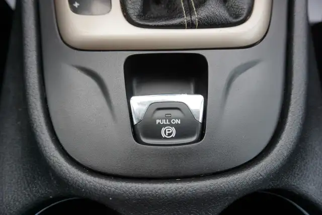 2017 Jeep Cherokee in Cars & Trucks in Oakville / Halton Region - Image 26