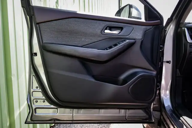 2022 Nissan Rogue SV • MOONROOF • 360 CAM • HEATED SEATS/STEERIN in Cars & Trucks in Kingston - Image 10