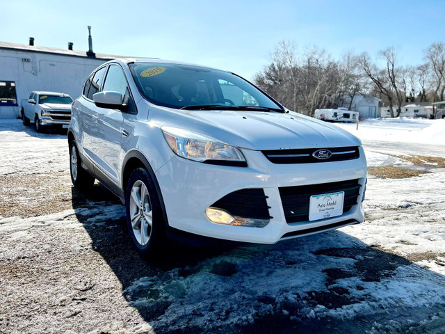 2015 Ford Escape SE AWD 1.6L /BACK UP CAM/CLEAN TITLE/ Local in Cars & Trucks in Winnipeg - Image 2