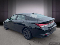 ==== 2023 Hyundai Elantra Preferred | Heated Seats | Apple CarPlay | Only 23,301 KM ==== Modern, eff... (image 3)