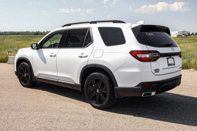 2025 Honda Pilot BLACK EDITION 4X4 LEATHER SUNROOF in Cars & Trucks in Strathcona County - Image 2