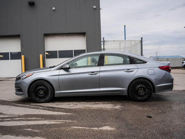 2017 Hyundai Sonata 2.4L GLS with Hands-free Trunk and Bluetooth in Cars & Trucks in Winnipeg - Image 4