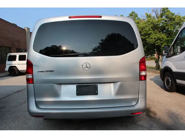 2018 Mercedes-Benz Metris Passenger Van 8 PASSENGERS - LEATHER dans Autos et camions dans Ville de Toronto - Image 15