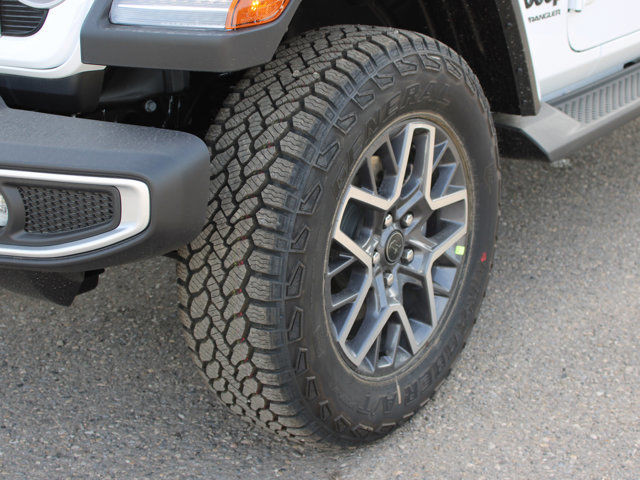 2025 Jeep Wrangler Sahara in Cars & Trucks in Calgary - Image 2