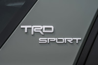 Engine: Moteur V6 4.0L L/100Km City: 14.8 L/100Km Hwy: 12.5 (image 9)