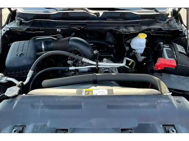 2022 Ram 1500 Classic Warlock Crew V8 | All Terrain Pkg | Alpine in Cars & Trucks in Mississauga / Peel Region - Image 10