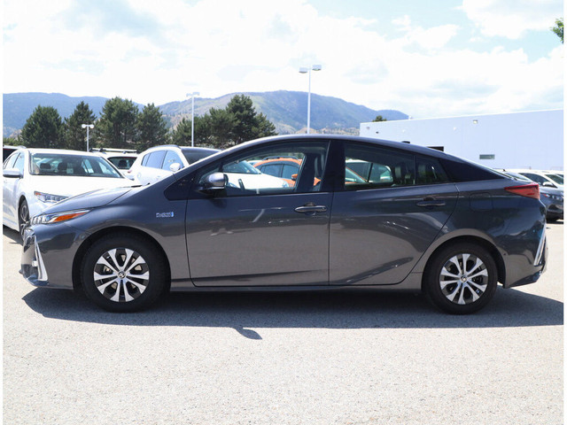 2020 Toyota Prius Prime Upgrade Auto - No Accidents / 1 Owner /  in Cars & Trucks in Penticton - Image 2